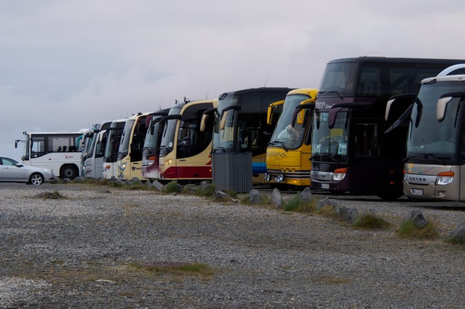 The tour buses lined up at Nordkapp.