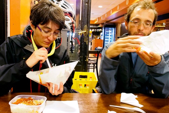 Alba and Gérard tuck into their falafel.
