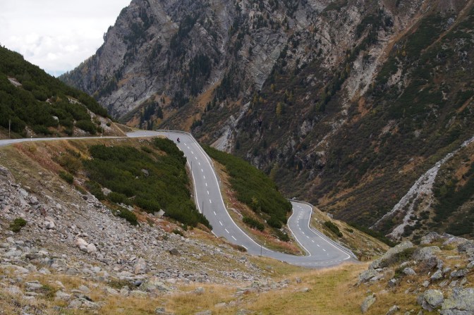 Jan descending Flüela Pass.