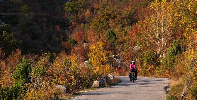 Fall colours on the road from Cetinje to Reijka Crnojevića.