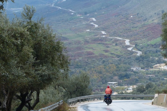 The road to Sarandë.