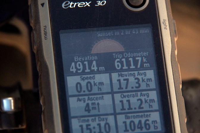 GPS showing the elevation approaching Sol De Mañana pass.