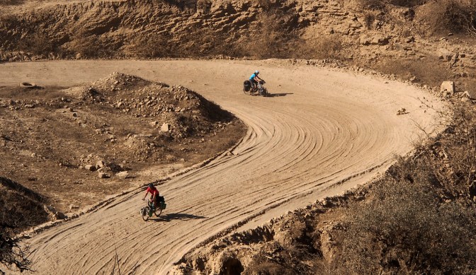 Elmar and Jan negotiate a sandy curve east of Aiquile.