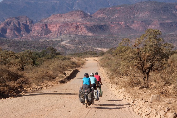 The final stretch of road into Pena Colorada.