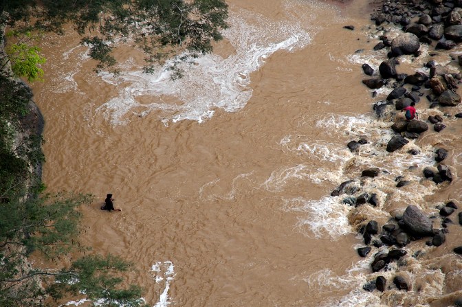 Boys fishing in Rio Piray.