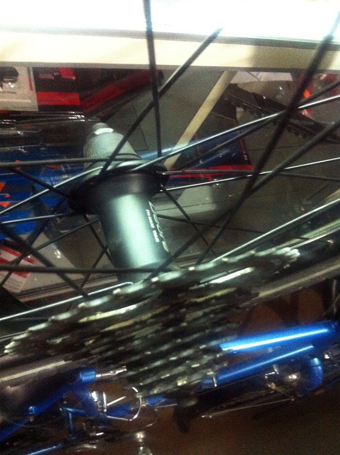 The new hub in Jan's wheel.