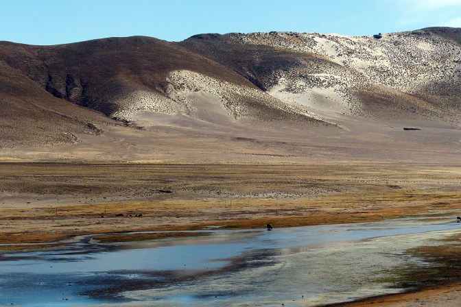 Rio Siquilli flows across the plateau near Shaquilla.