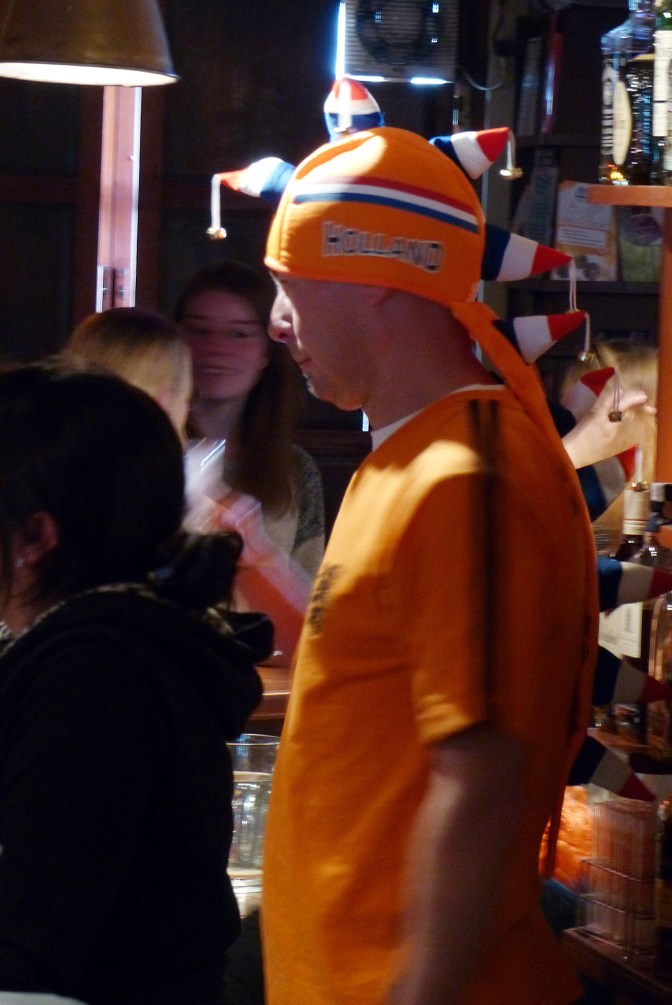 The bar tender at Florin Holland Heineken House in Sucre.